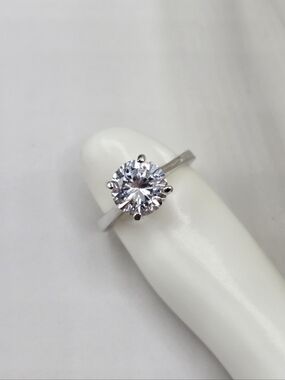 Swarovski Crystal Elements Silver Solitaire Ring Round Clear Size 6 Prom Wedding